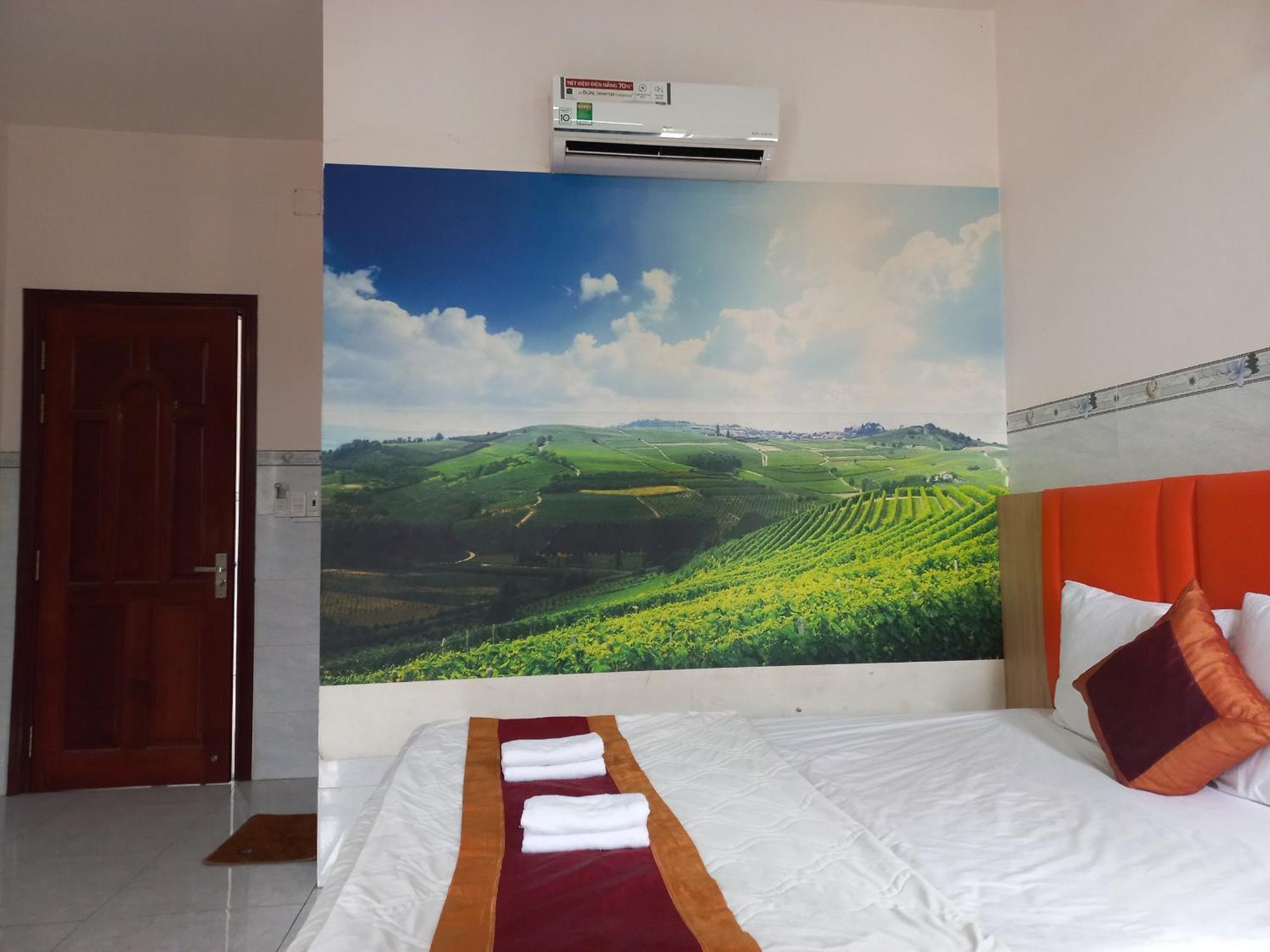 Khach San Nguyen Trung Hotel Ho Chi Minh City Exterior photo