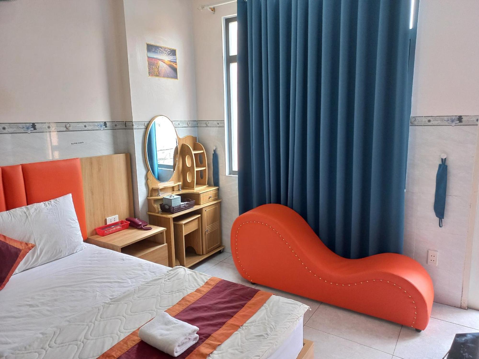 Khach San Nguyen Trung Hotel Ho Chi Minh City Exterior photo